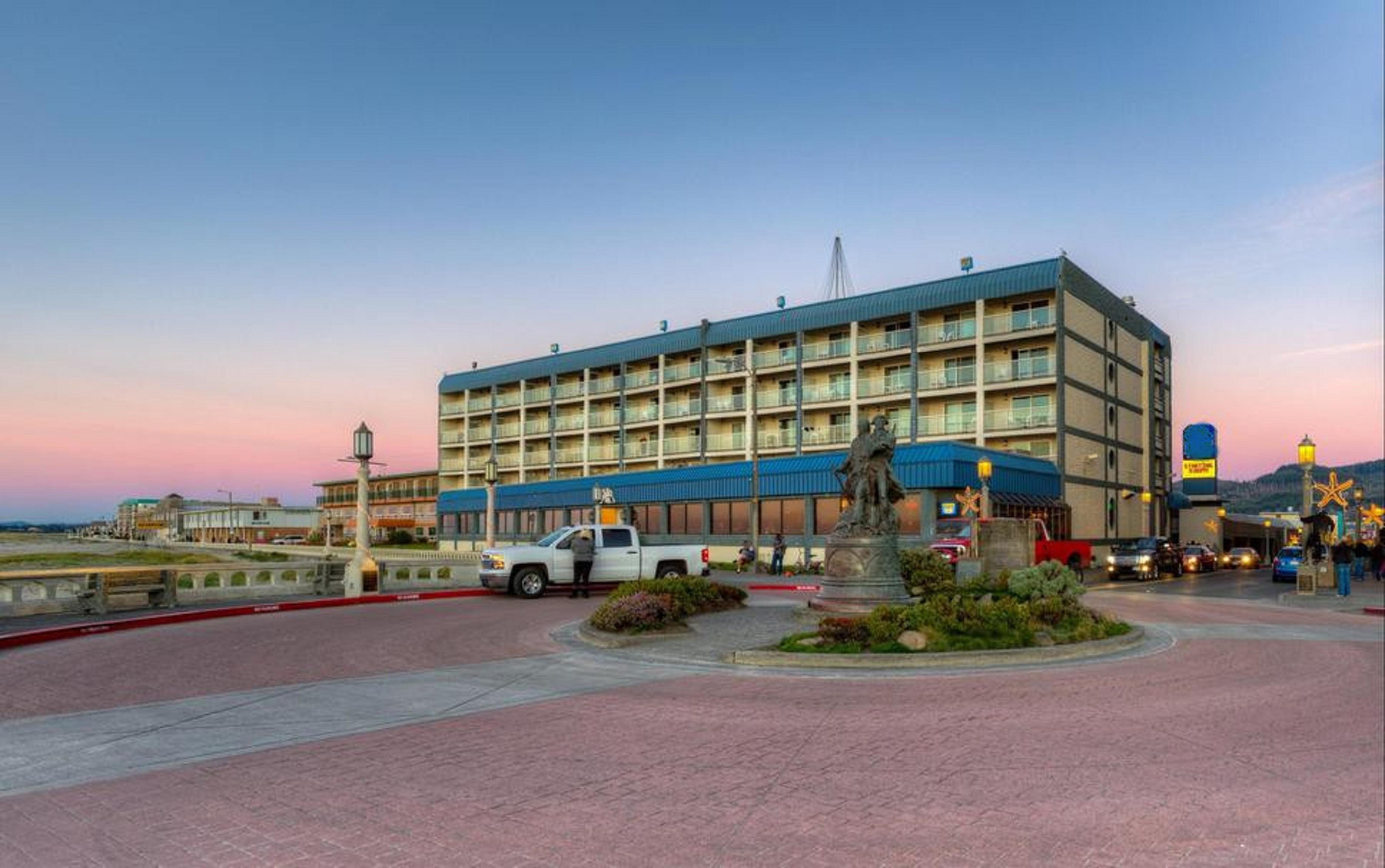 Promenade Inn & Suites Oceanfront Seaside Εξωτερικό φωτογραφία