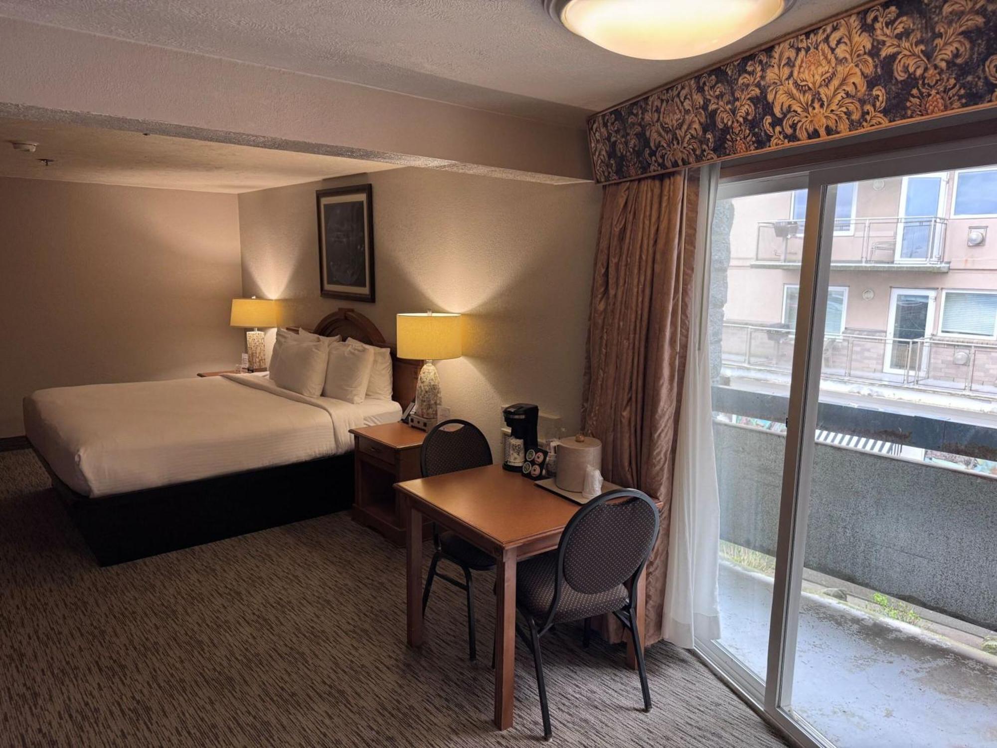 Promenade Inn & Suites Oceanfront Seaside Εξωτερικό φωτογραφία