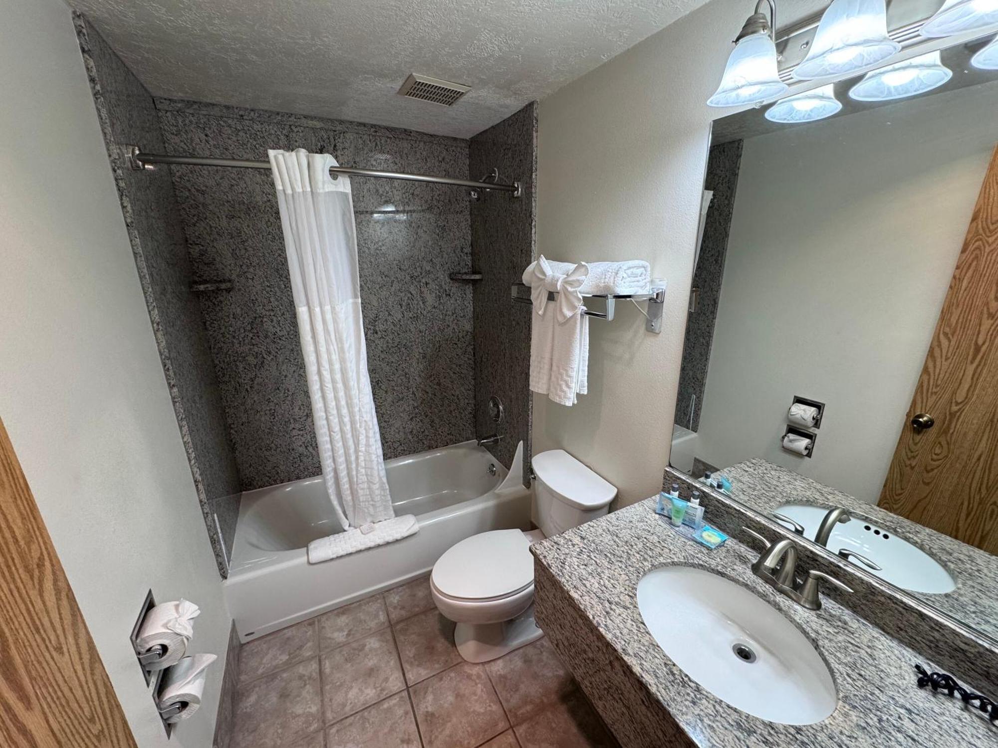 Promenade Inn & Suites Oceanfront Seaside Εξωτερικό φωτογραφία